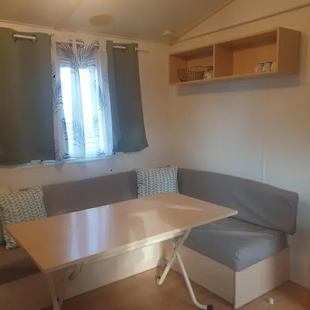 Mobil 4 Personnes Avec Clim *